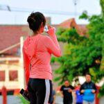 Conseils pour une hydratation adéquate avant, pendant et après la course